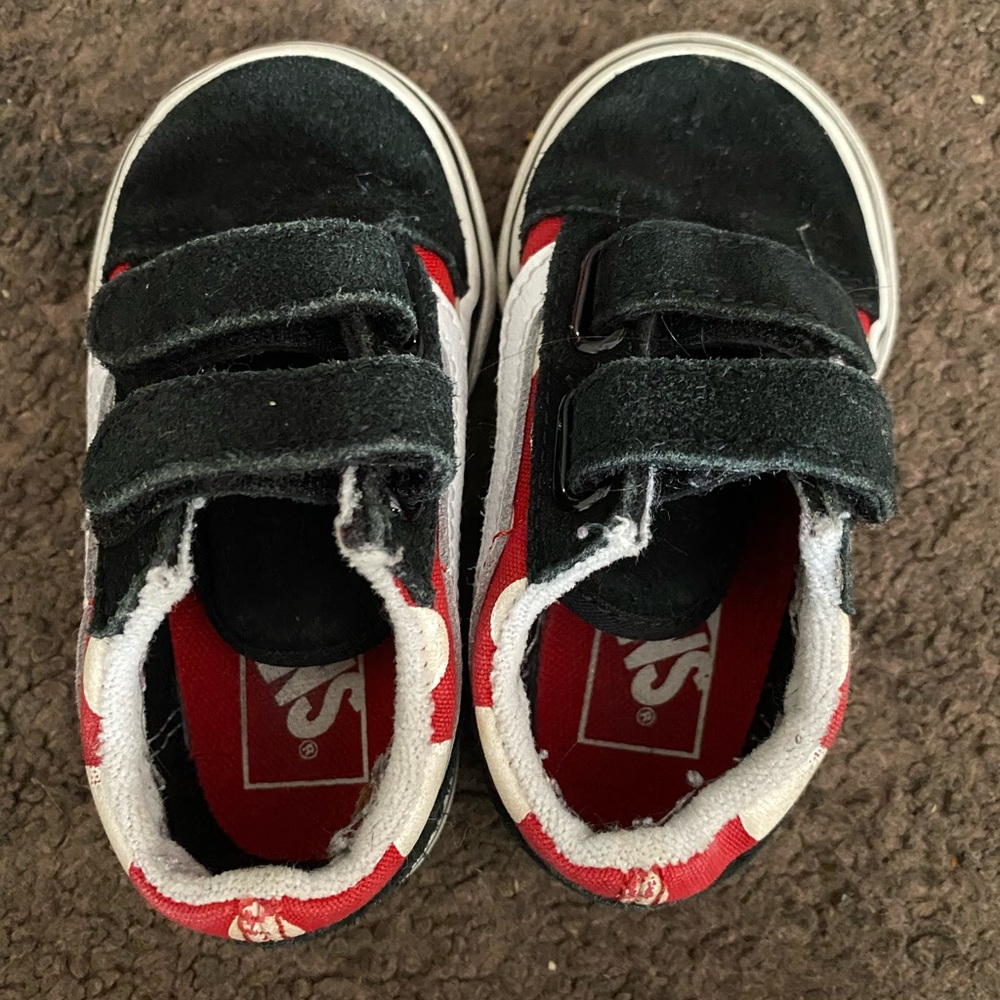 Toddler polka dot Minnie Mouse vans